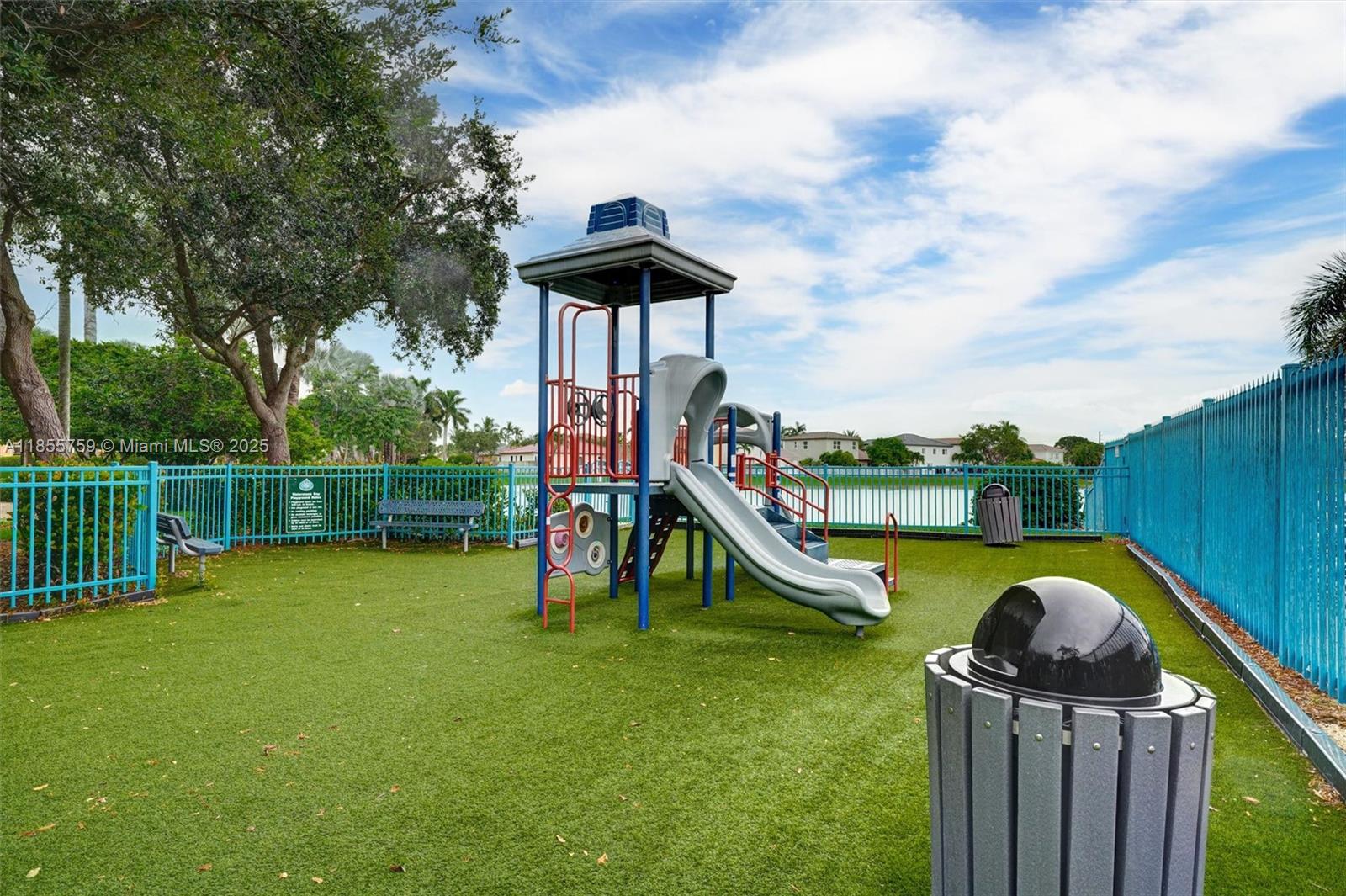 FLORIDIAN BAY ESTATES SOU - Residential