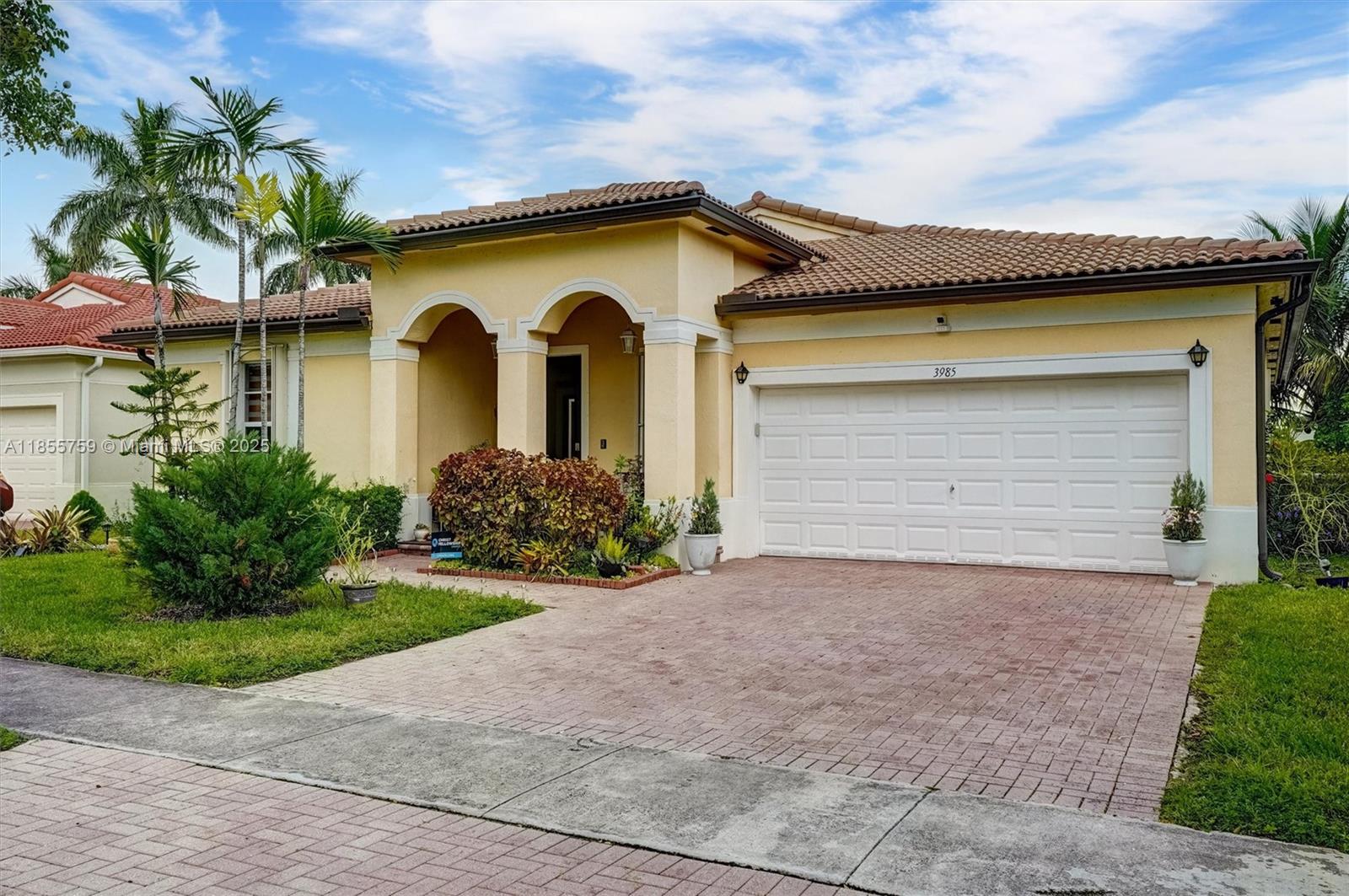 FLORIDIAN BAY ESTATES SOU - Residential