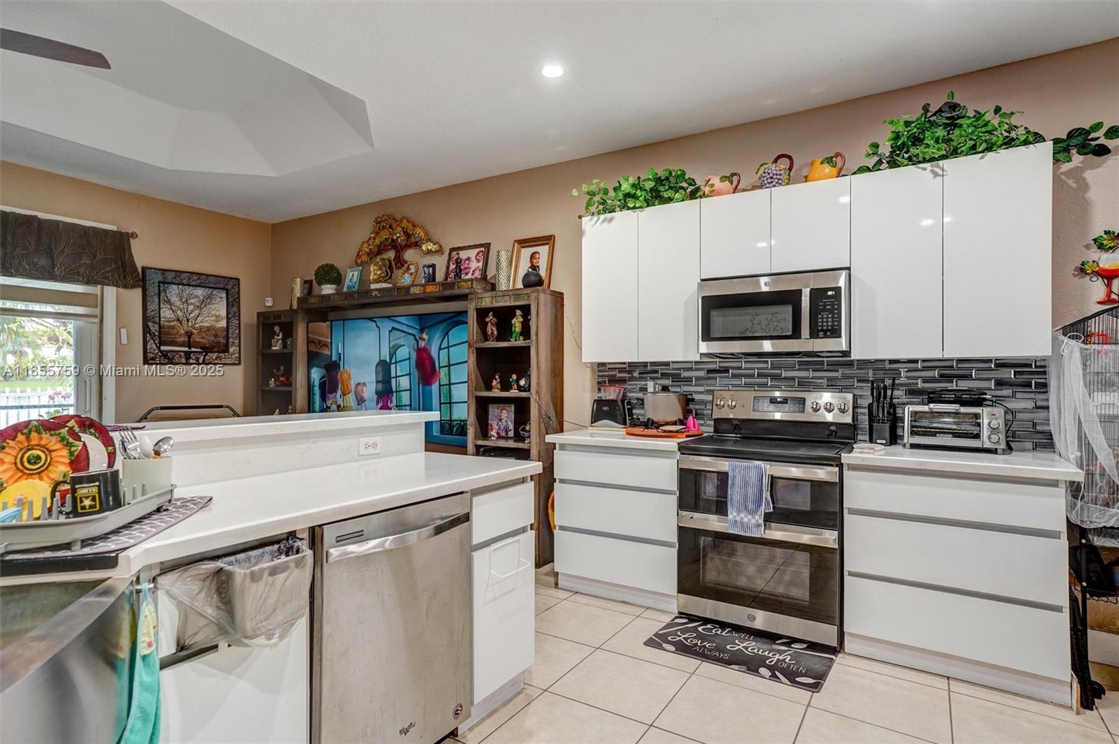 FLORIDIAN BAY ESTATES SOU - Residential