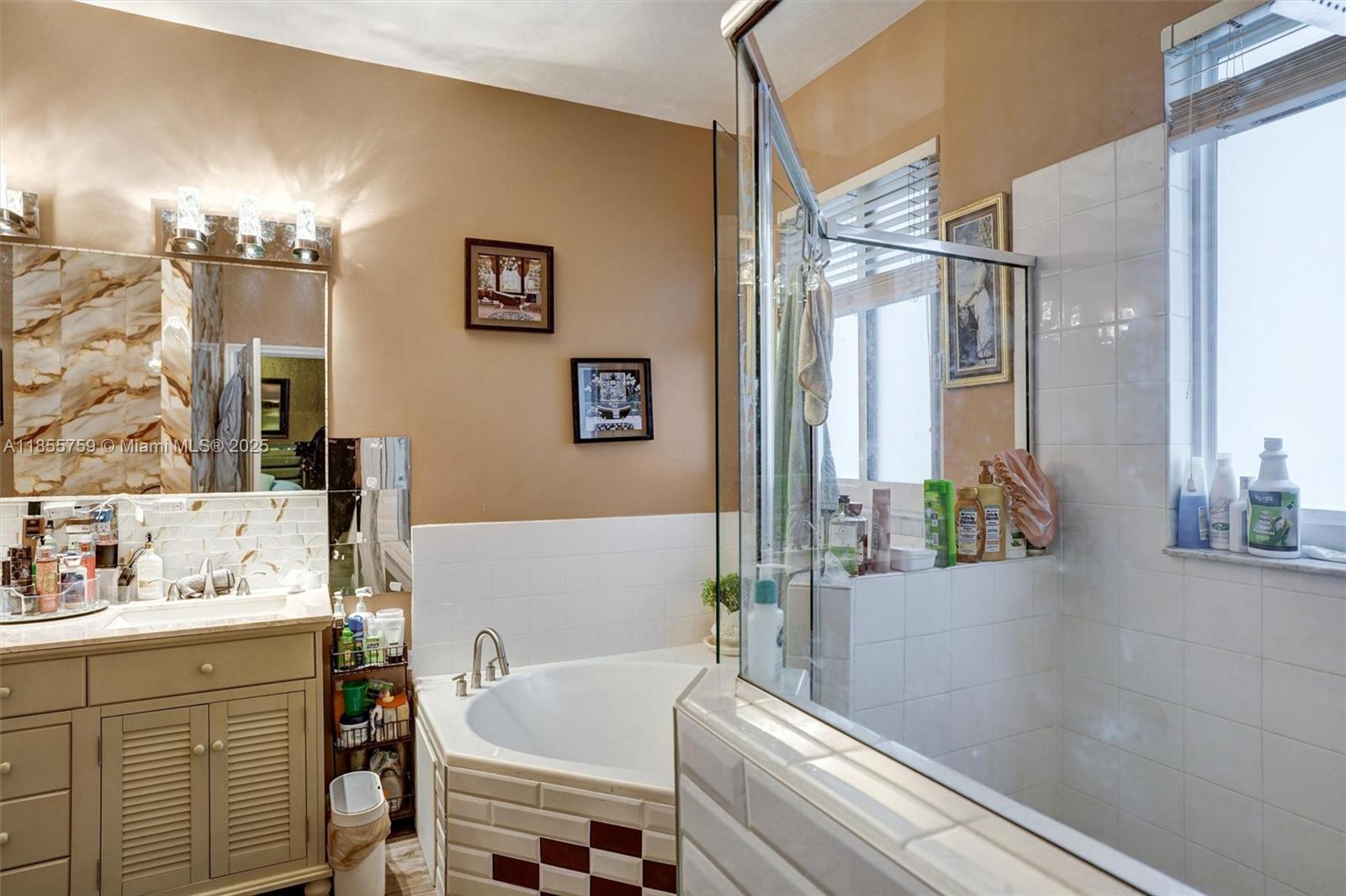 FLORIDIAN BAY ESTATES SOU - Residential