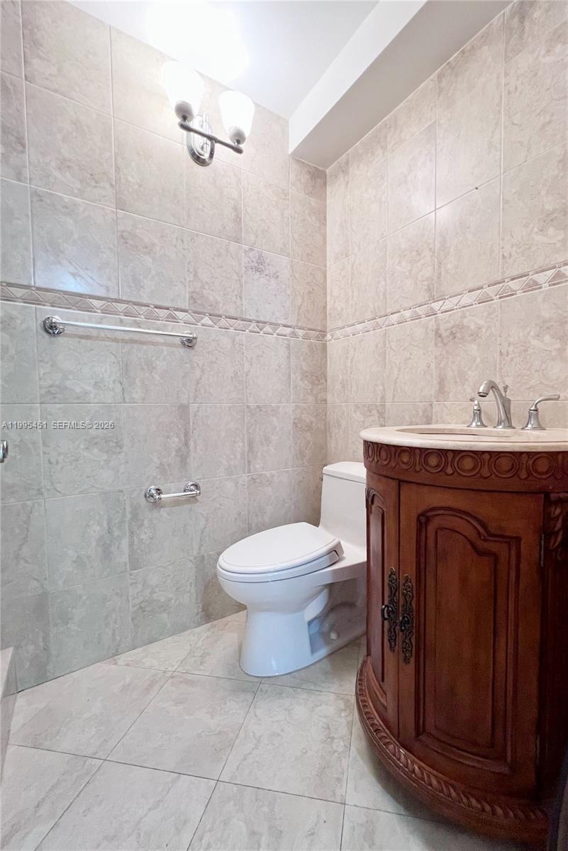 BRICKELLS FLAGLER - Residential Lease