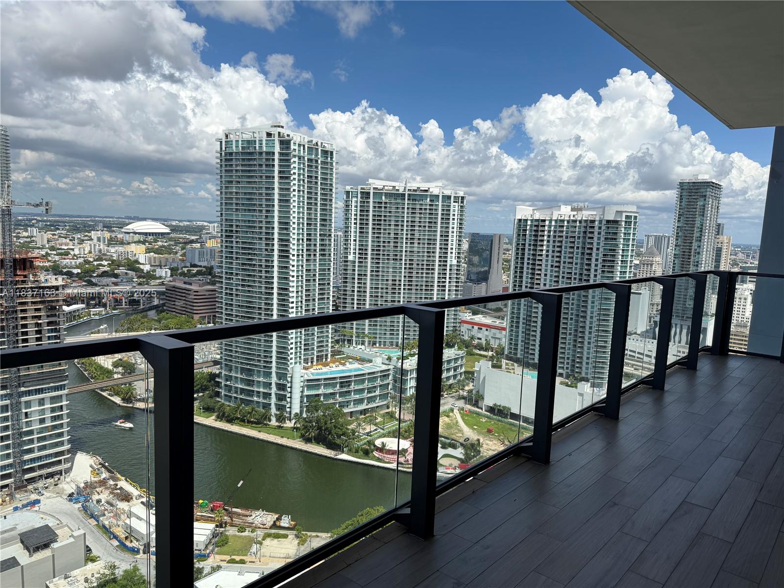 Enjoy living in the heart of Brickell!! Spectacular brand new unit with city views at Reach City Centre, 3BD/3.5BA + Den with marble floors, Italian kitchen with top of the line appliances and split floor plan with floor to ceiling windows, balcony to enjoy the sunsets and 2 parking spaces assigned. State of the art Amenities: Pool, Gym, Spa, Children's Playground, BBQ Area, Concierge, 24/7 Valet and more.