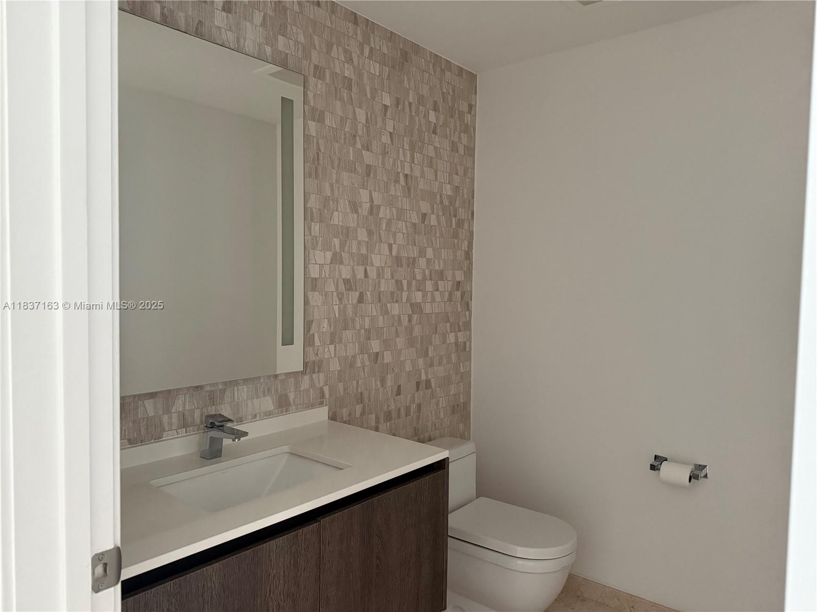 REACH CONDO - Residential Lease