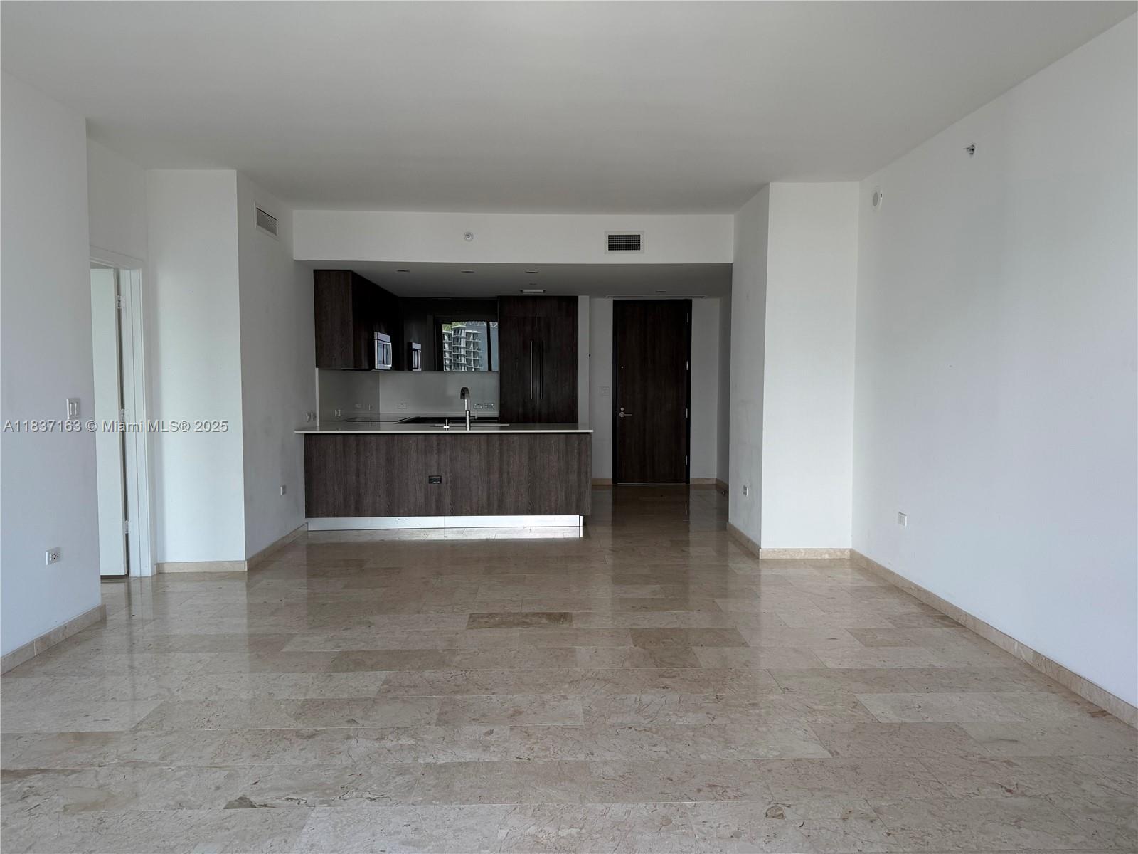 REACH CONDO - Residential Lease