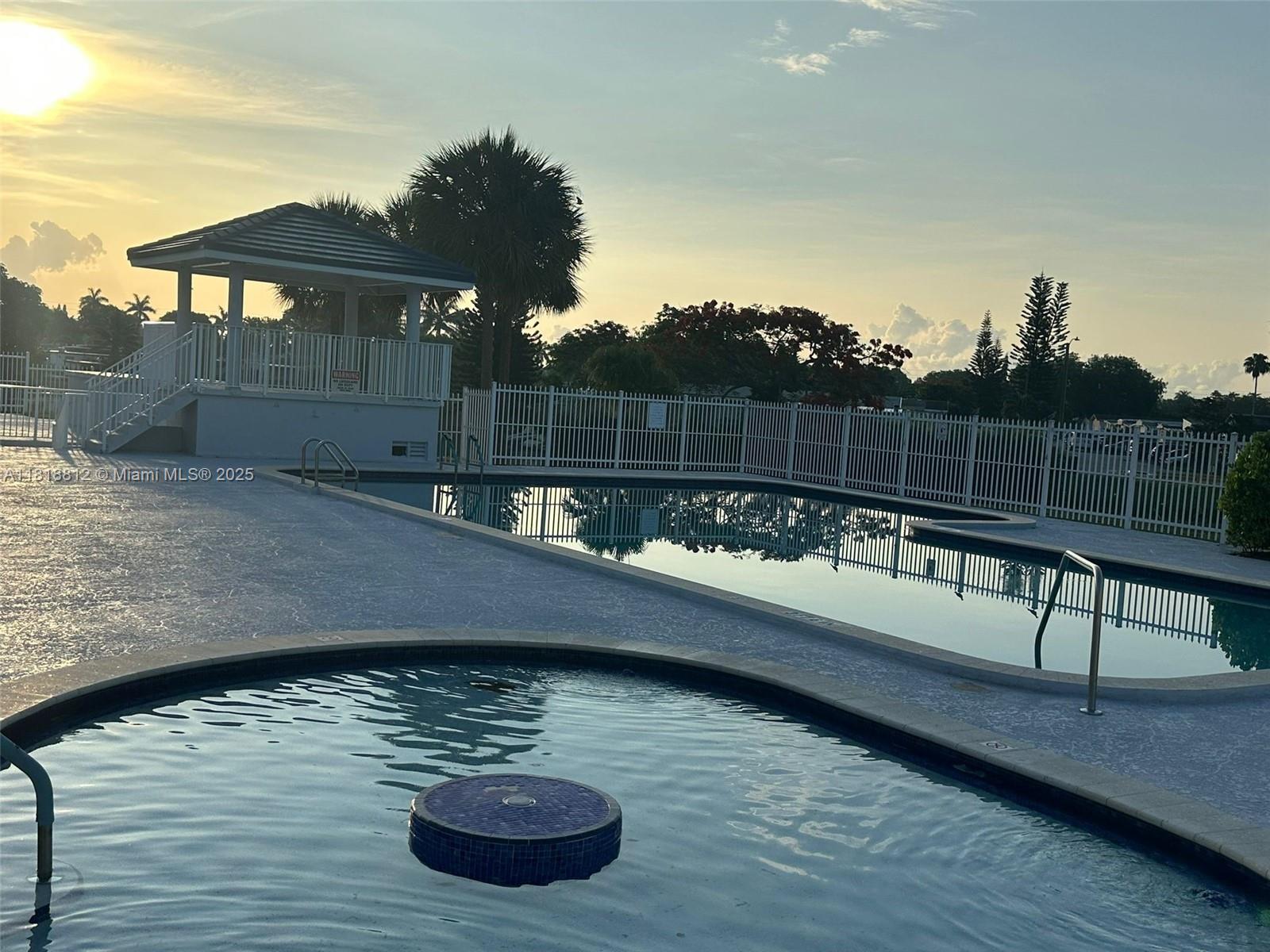 University Lakes - Residential