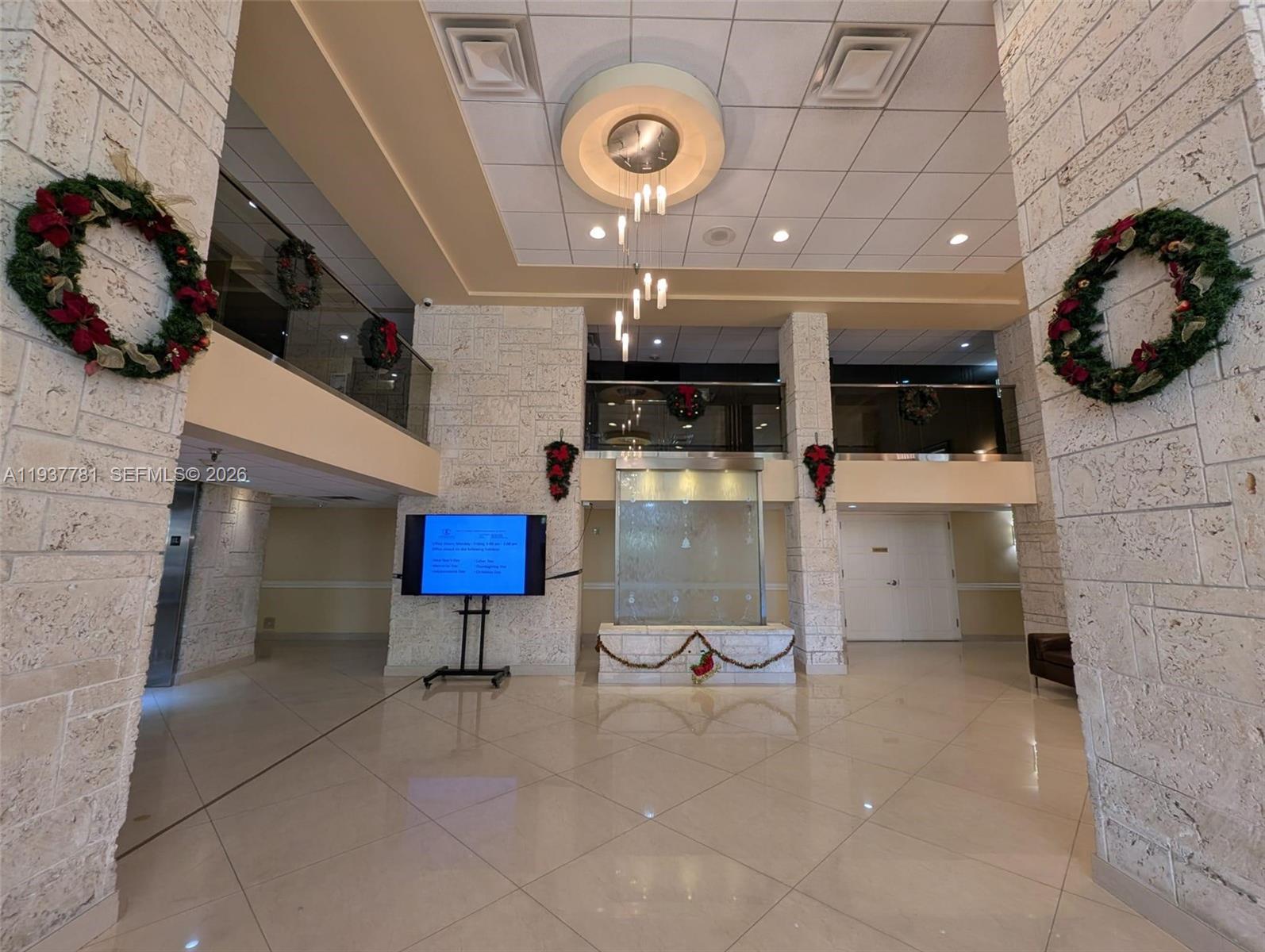 WINSTON TOWERS 700 CONDO - Residential