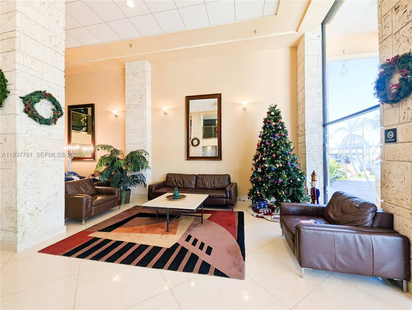 WINSTON TOWERS 700 CONDO - Residential