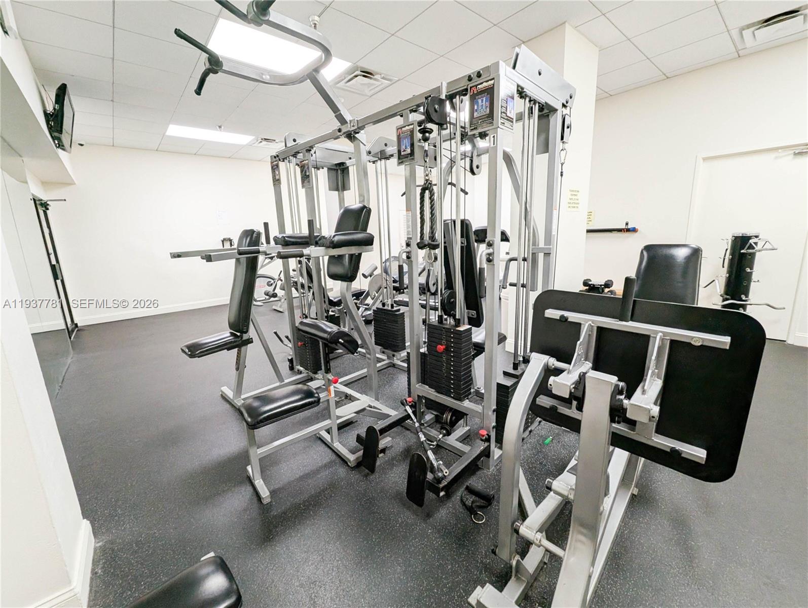 WINSTON TOWERS 700 CONDO - Residential