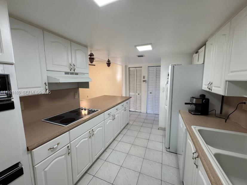 DESOTO PARK NORTH CONDO - Residential Lease