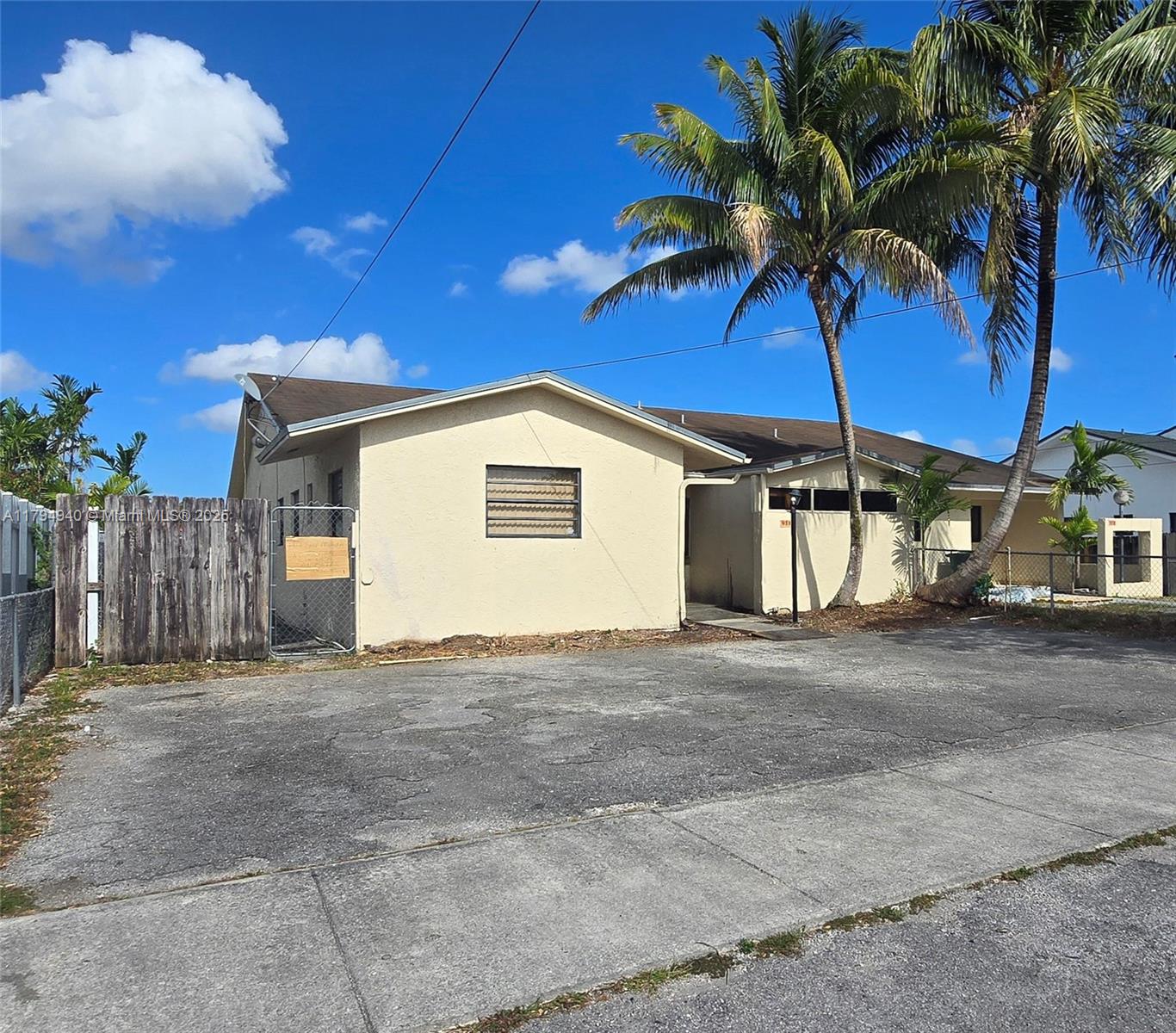 971 Sw 88th Ave, Miami, Broward County, Florida - 4 Bedrooms  
2 Bathrooms - 