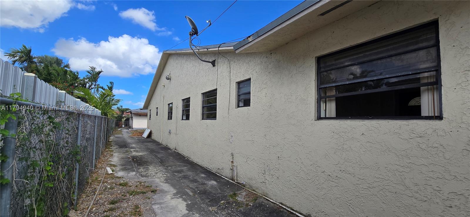 971 SW 88th Ave