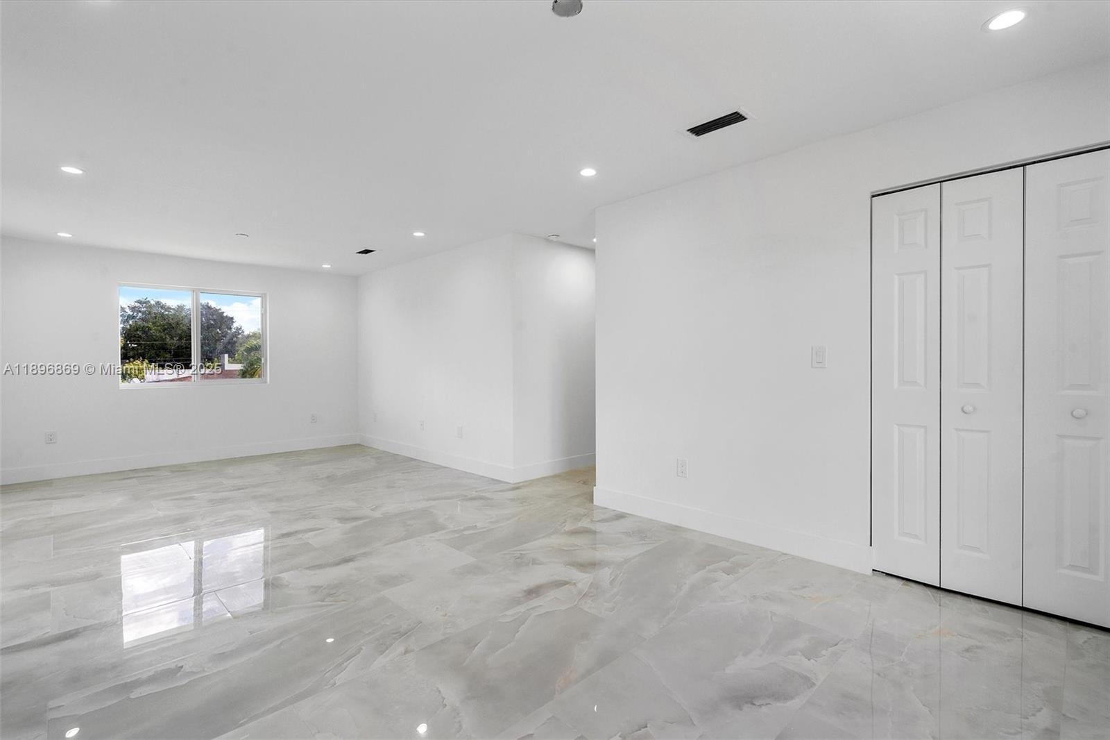HIALEAH HEIGHTS - Residential Lease