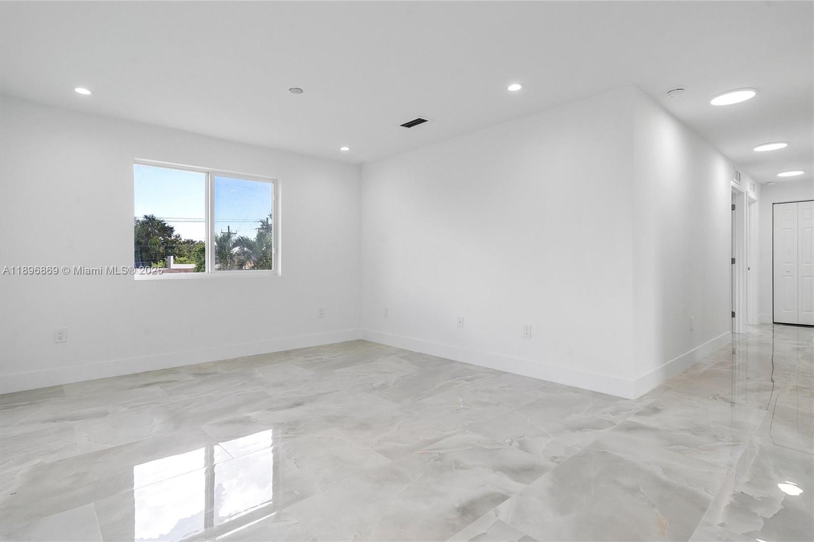HIALEAH HEIGHTS - Residential Lease