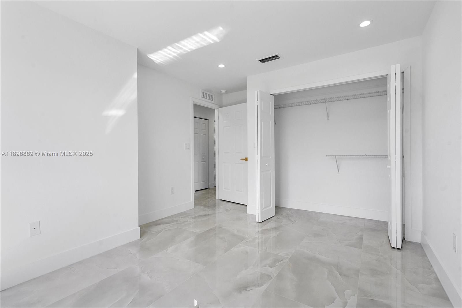 HIALEAH HEIGHTS - Residential Lease