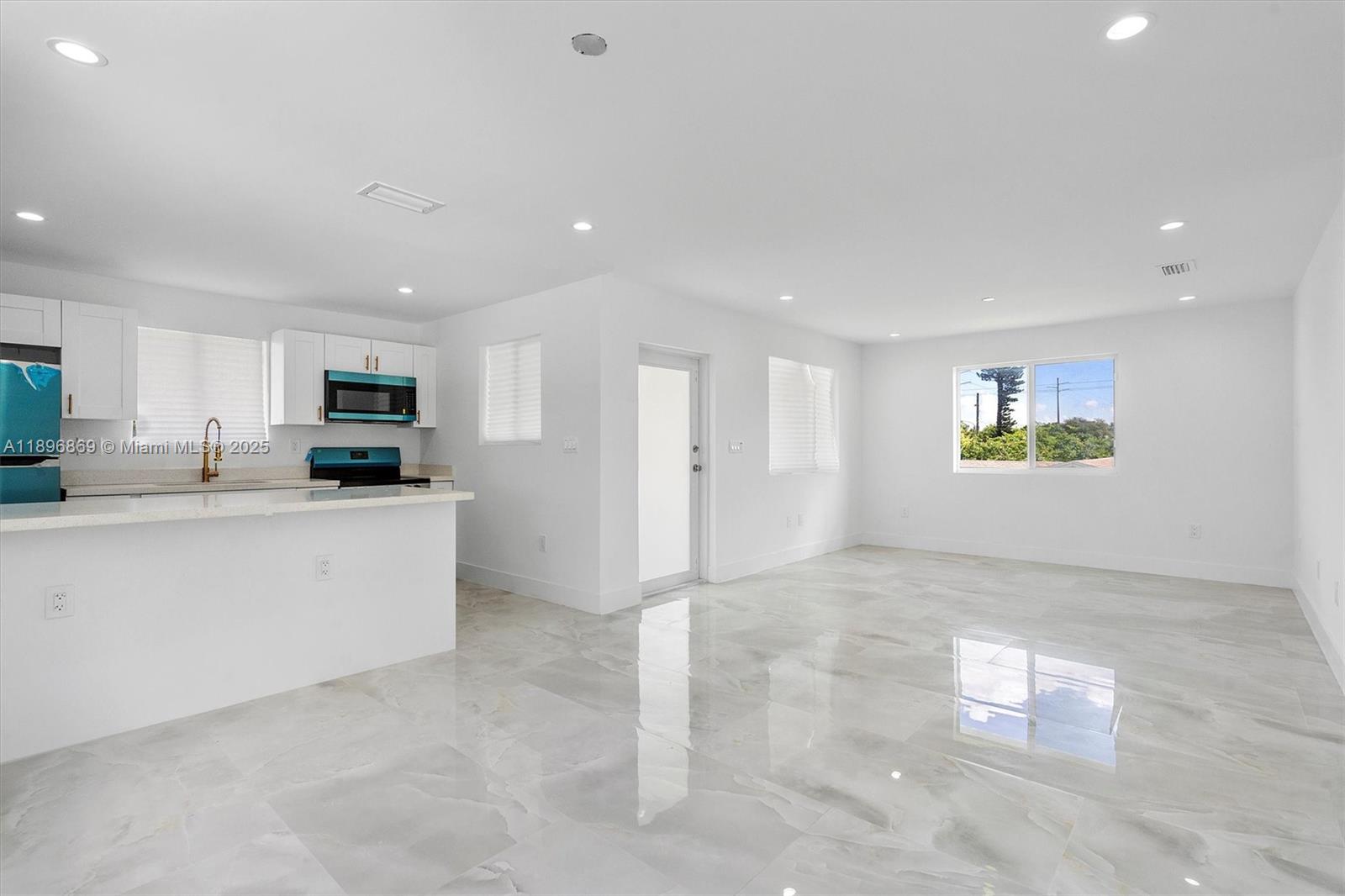 HIALEAH HEIGHTS - Residential Lease