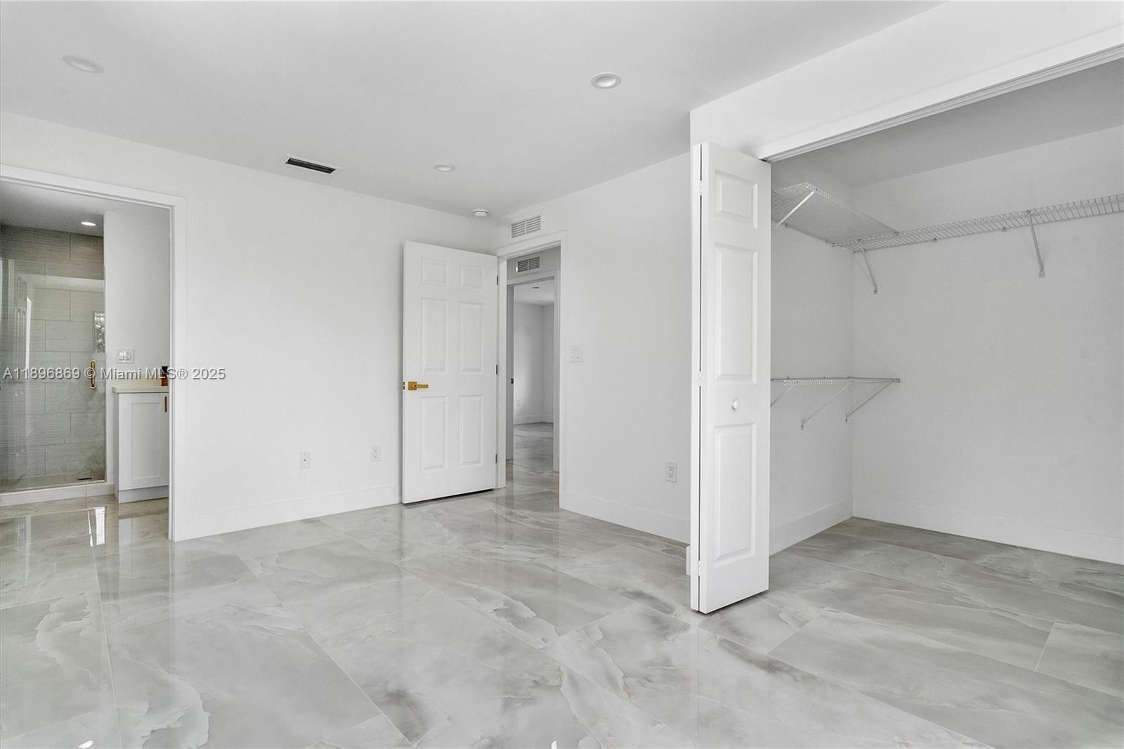 HIALEAH HEIGHTS - Residential Lease