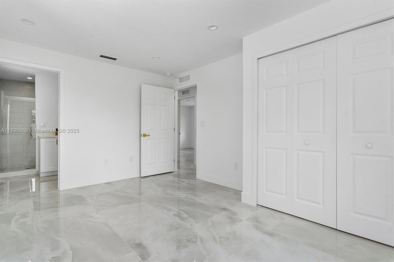 HIALEAH HEIGHTS - Residential Lease