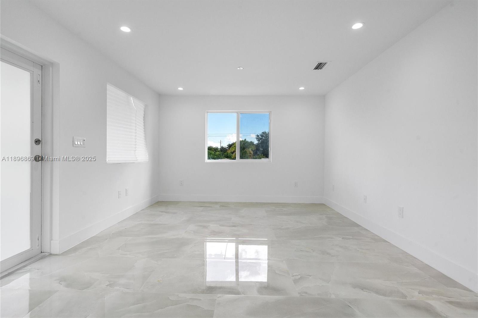 HIALEAH HEIGHTS - Residential Lease