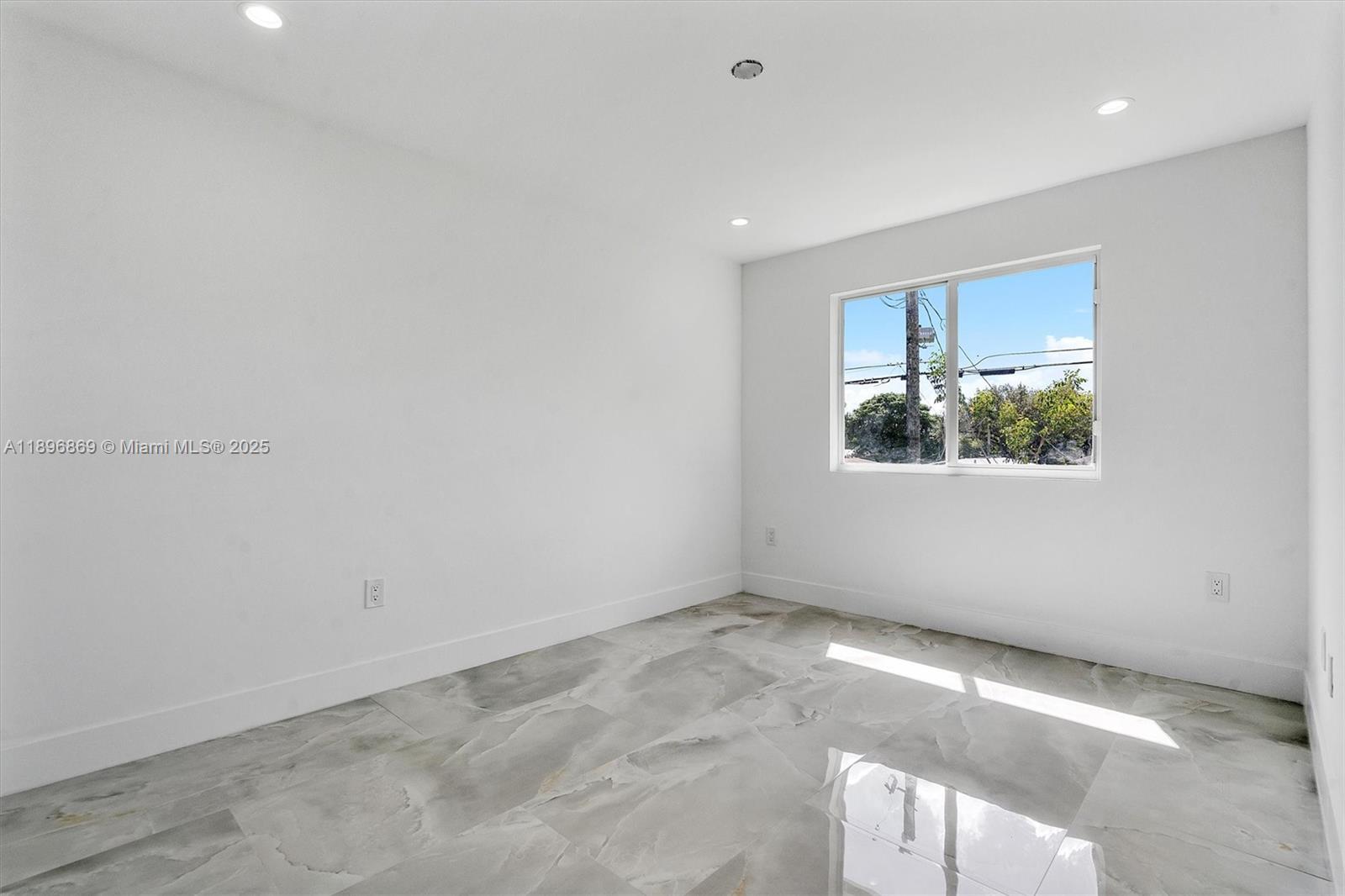 HIALEAH HEIGHTS - Residential Lease