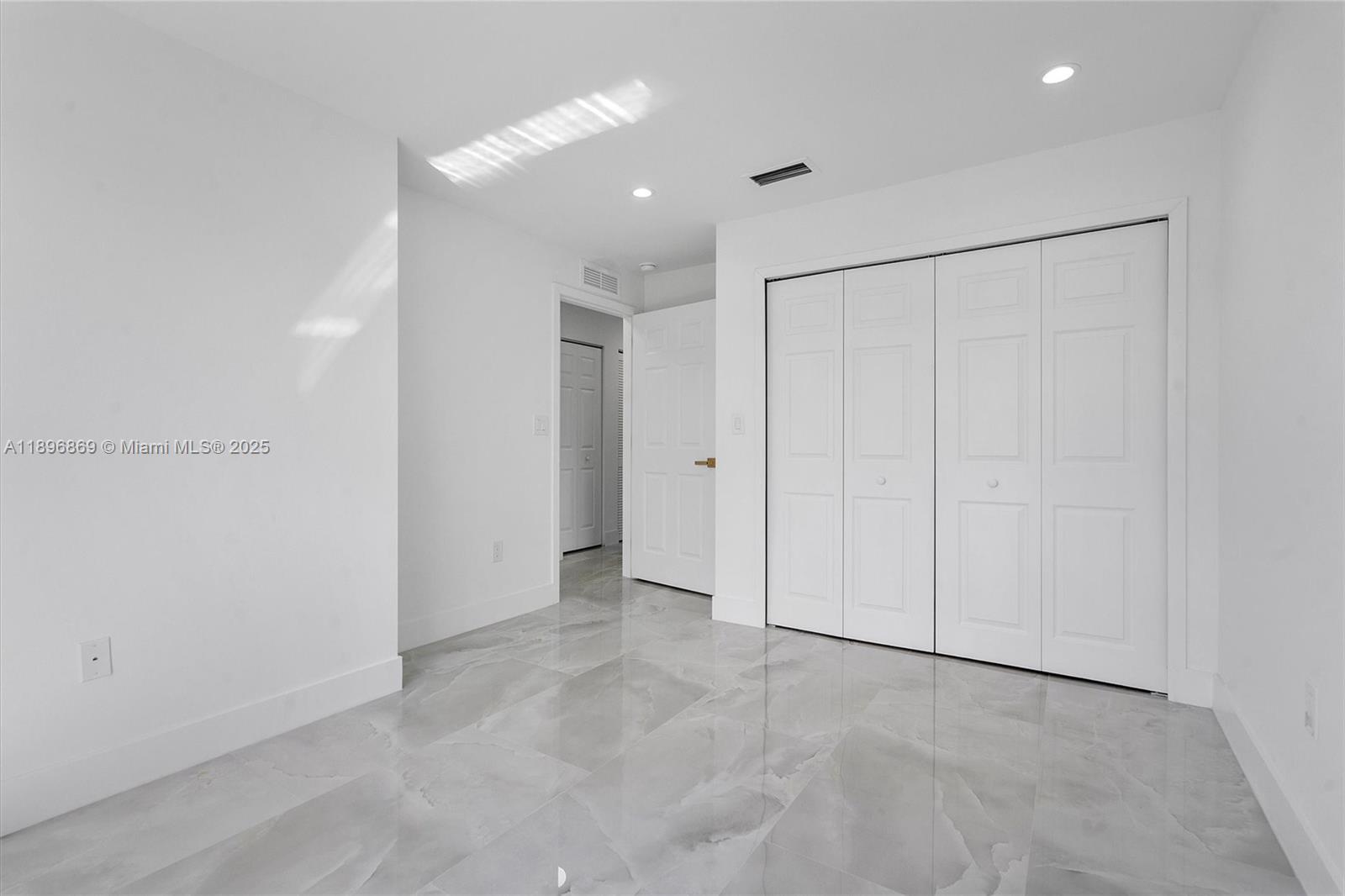 HIALEAH HEIGHTS - Residential Lease