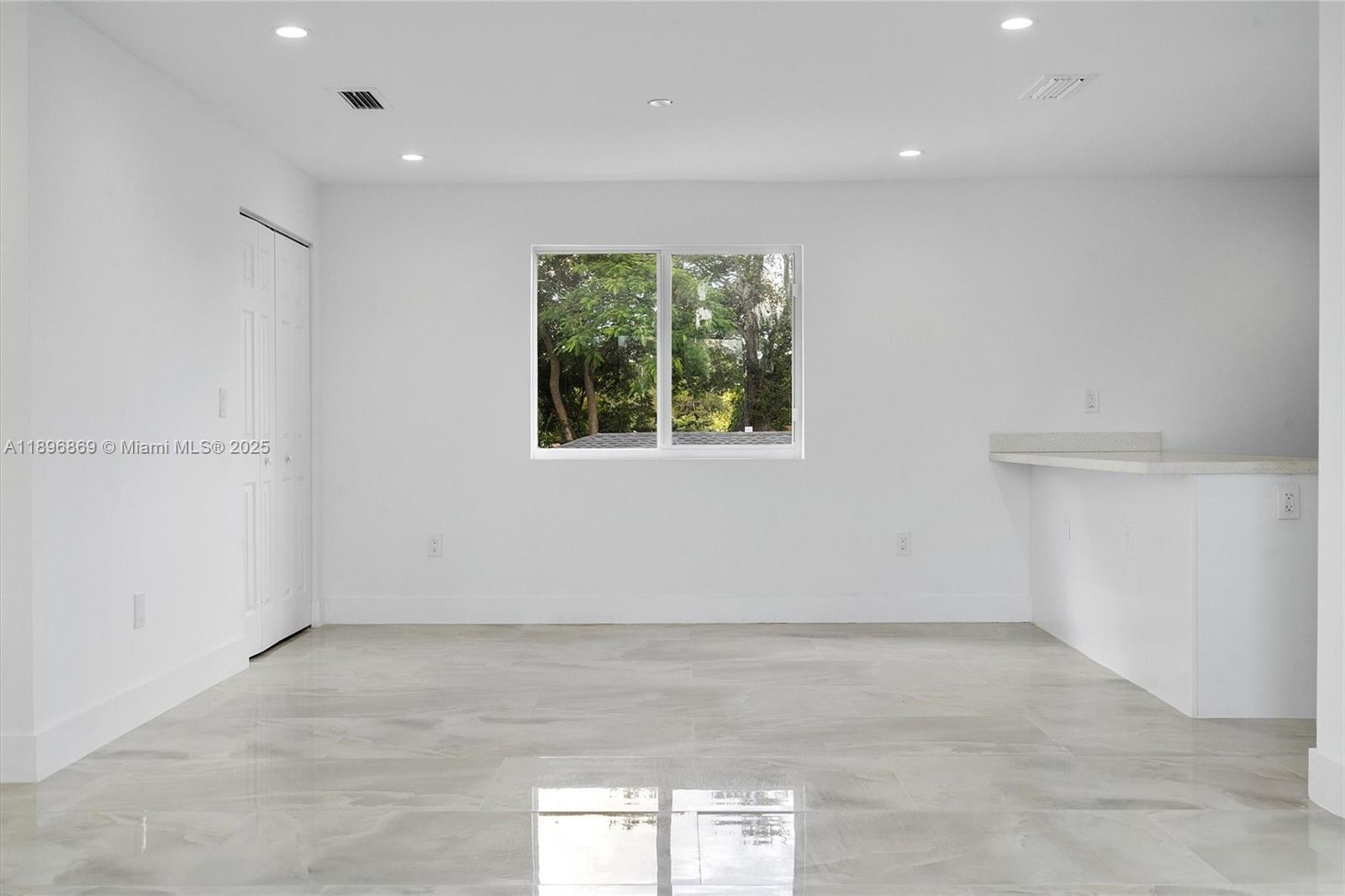 HIALEAH HEIGHTS - Residential Lease