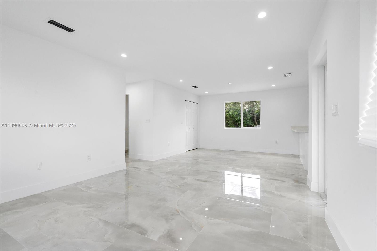 HIALEAH HEIGHTS - Residential Lease