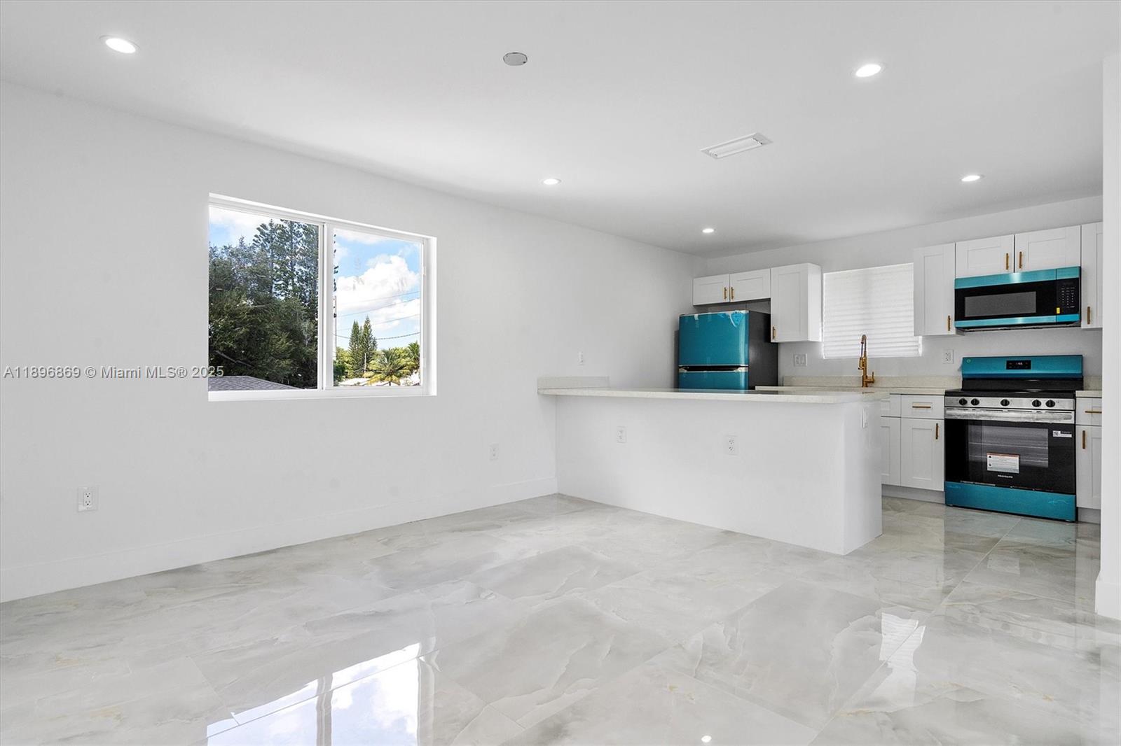 HIALEAH HEIGHTS - Residential Lease