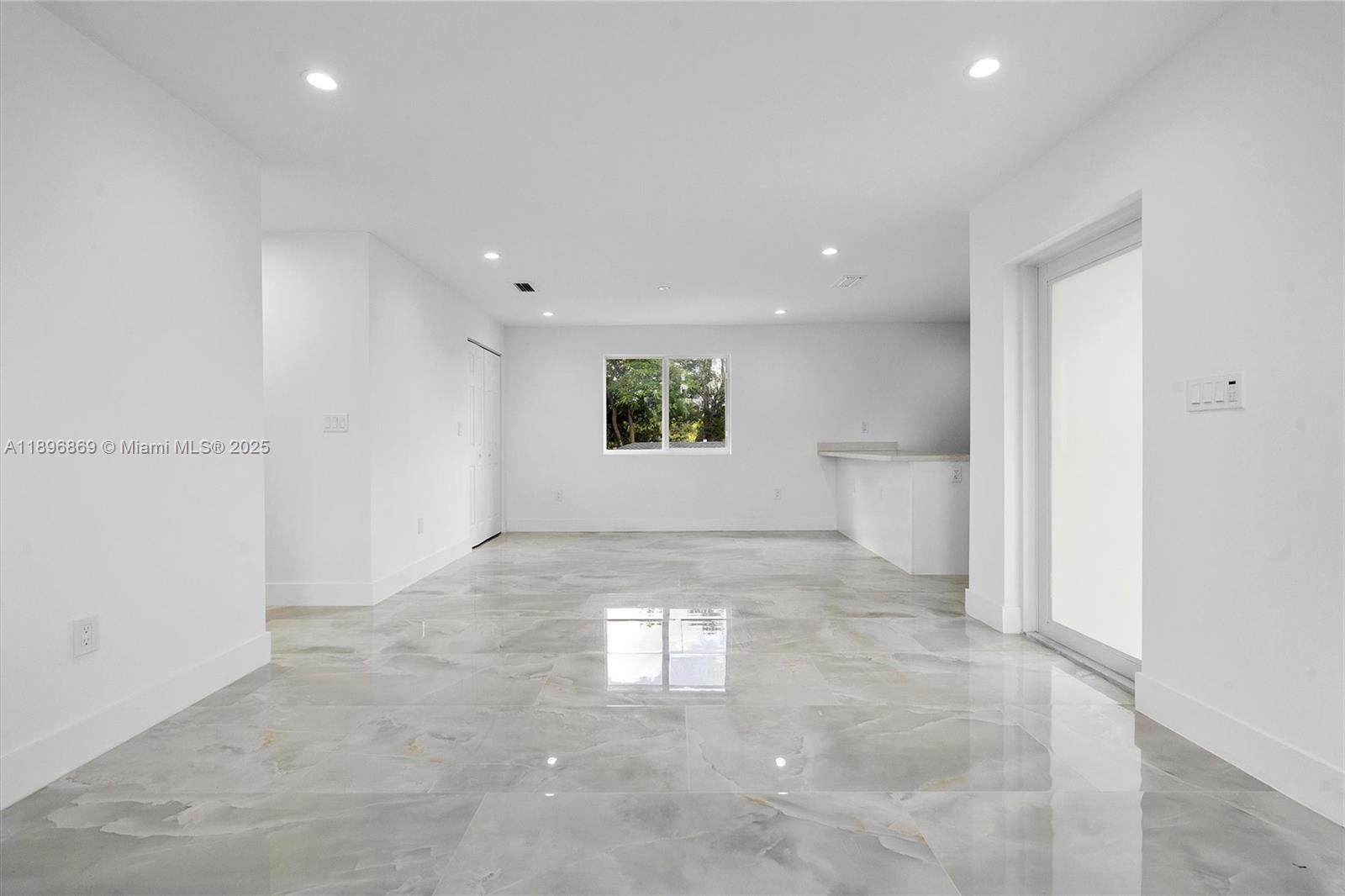HIALEAH HEIGHTS - Residential Lease