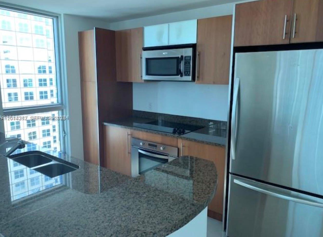 MET 1 CONDO - Residential