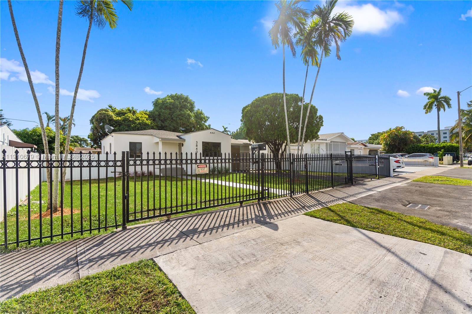 LE JEUNE MANORS - Residential