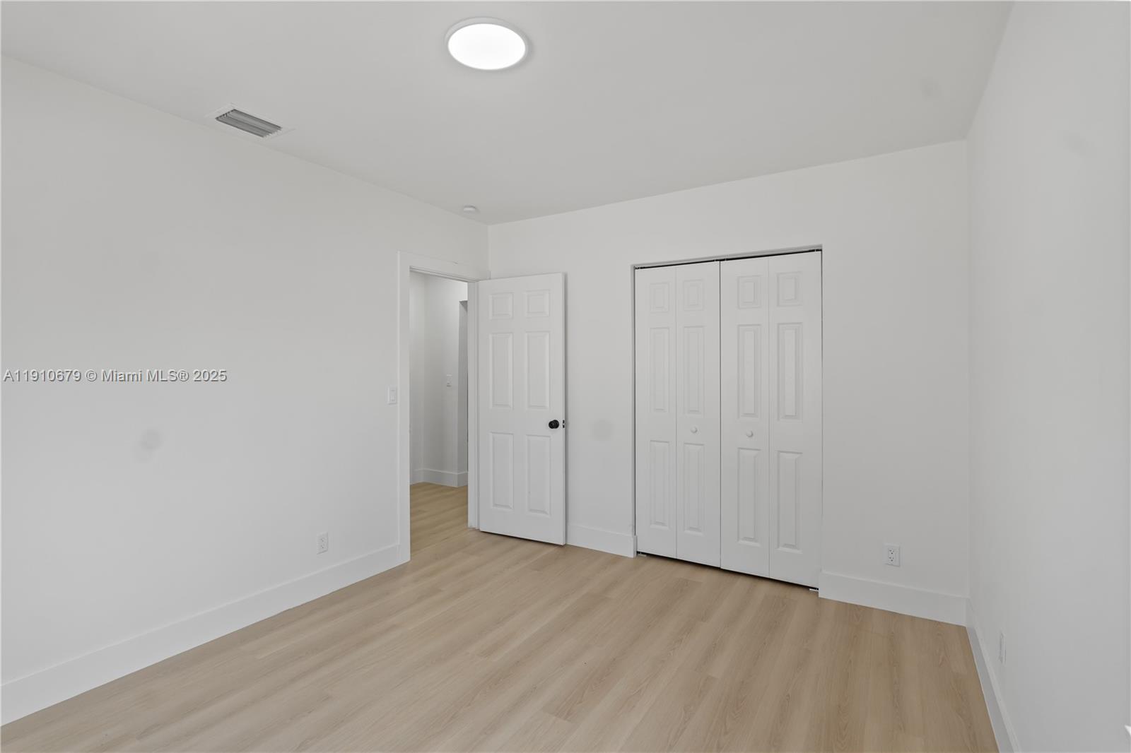 LE JEUNE MANORS - Residential