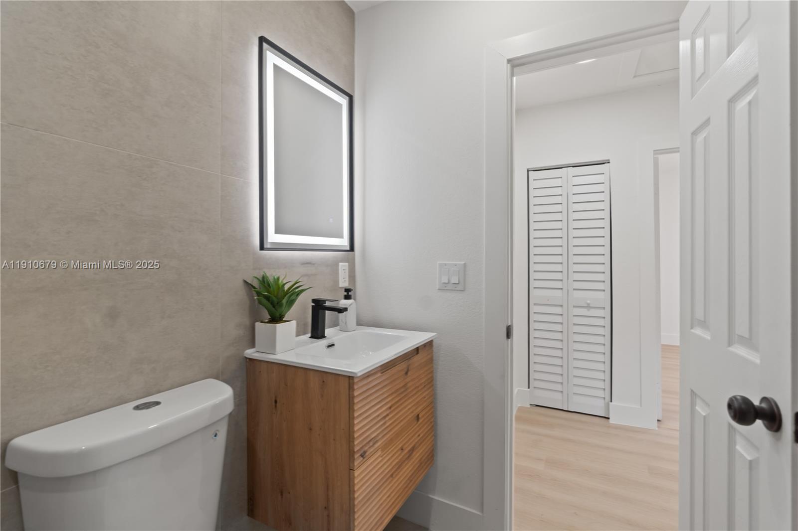 LE JEUNE MANORS - Residential