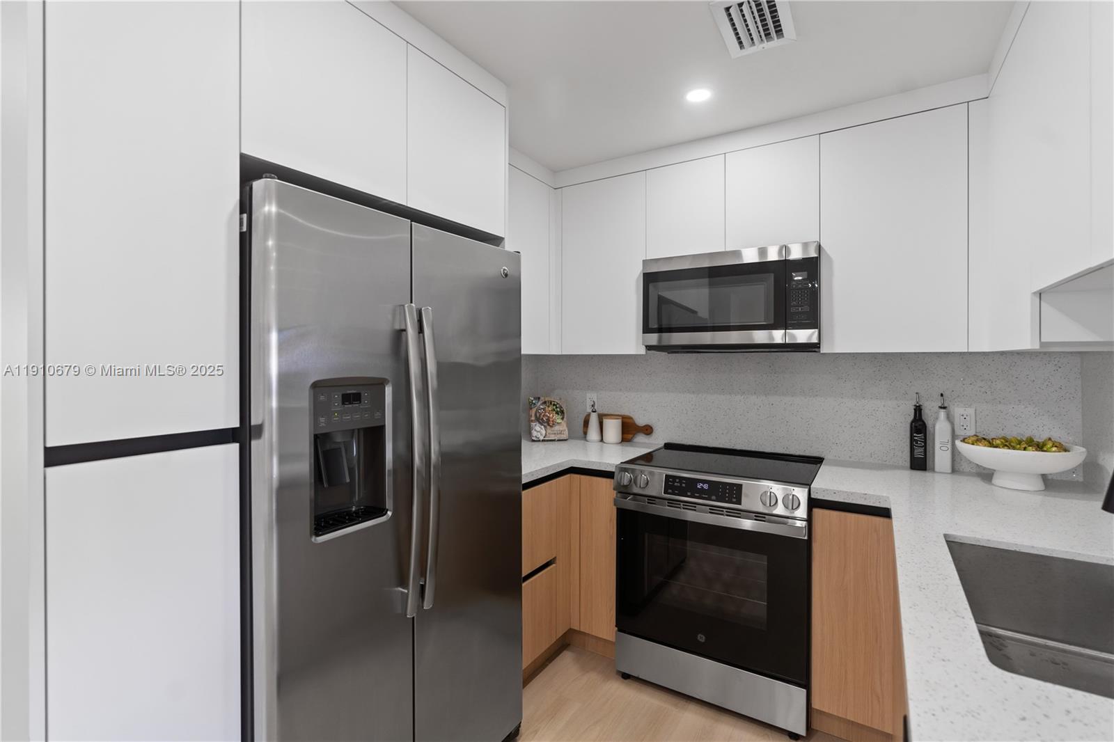 LE JEUNE MANORS - Residential