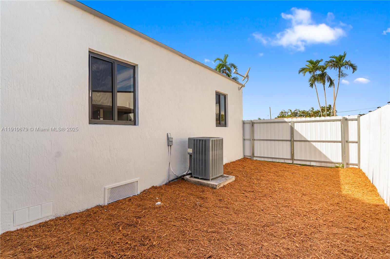 LE JEUNE MANORS - Residential