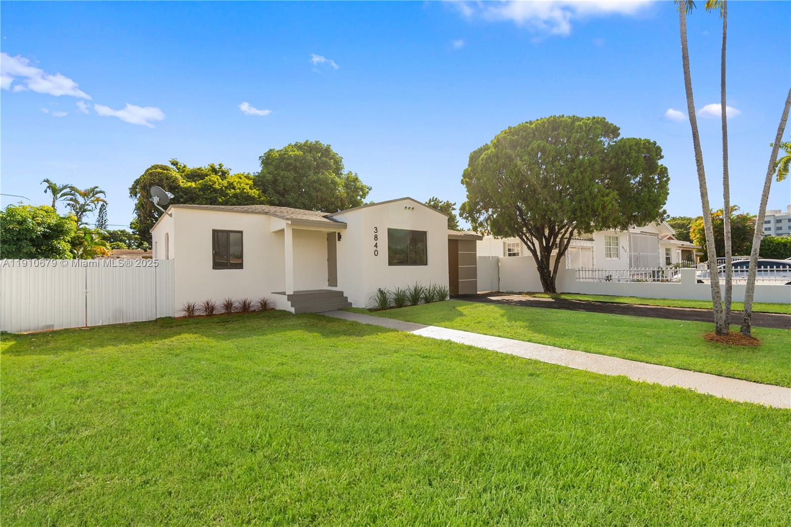 LE JEUNE MANORS - Residential