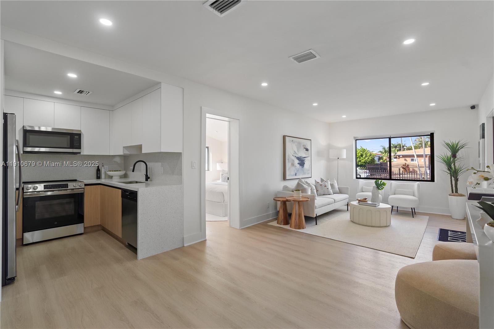 LE JEUNE MANORS - Residential