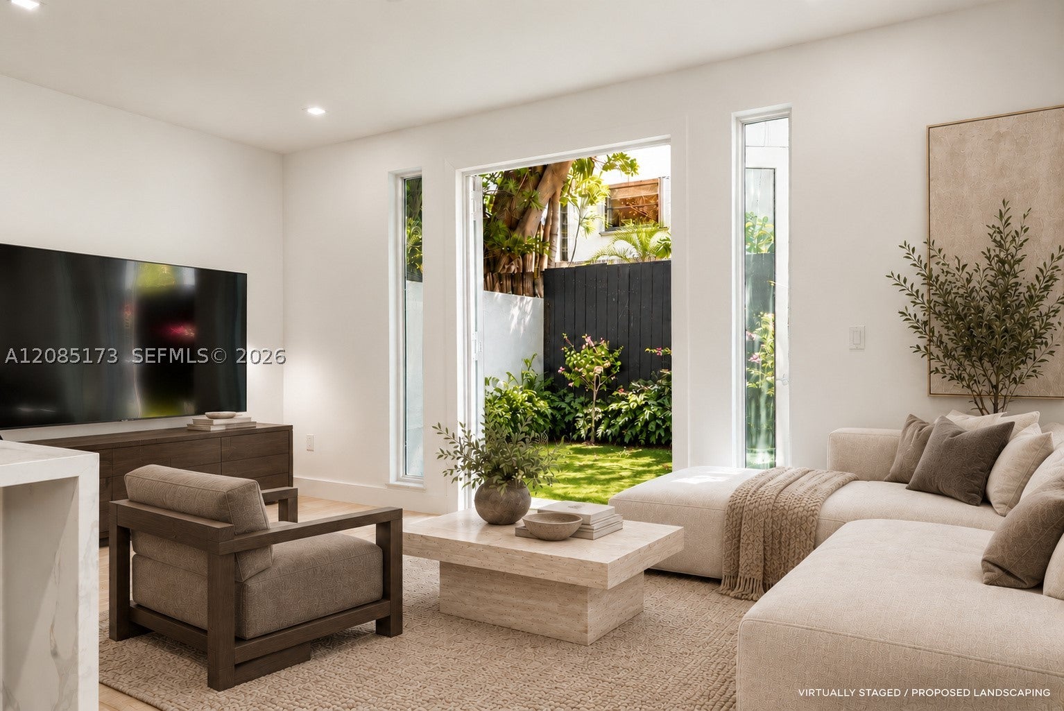 3125 Paola Dr