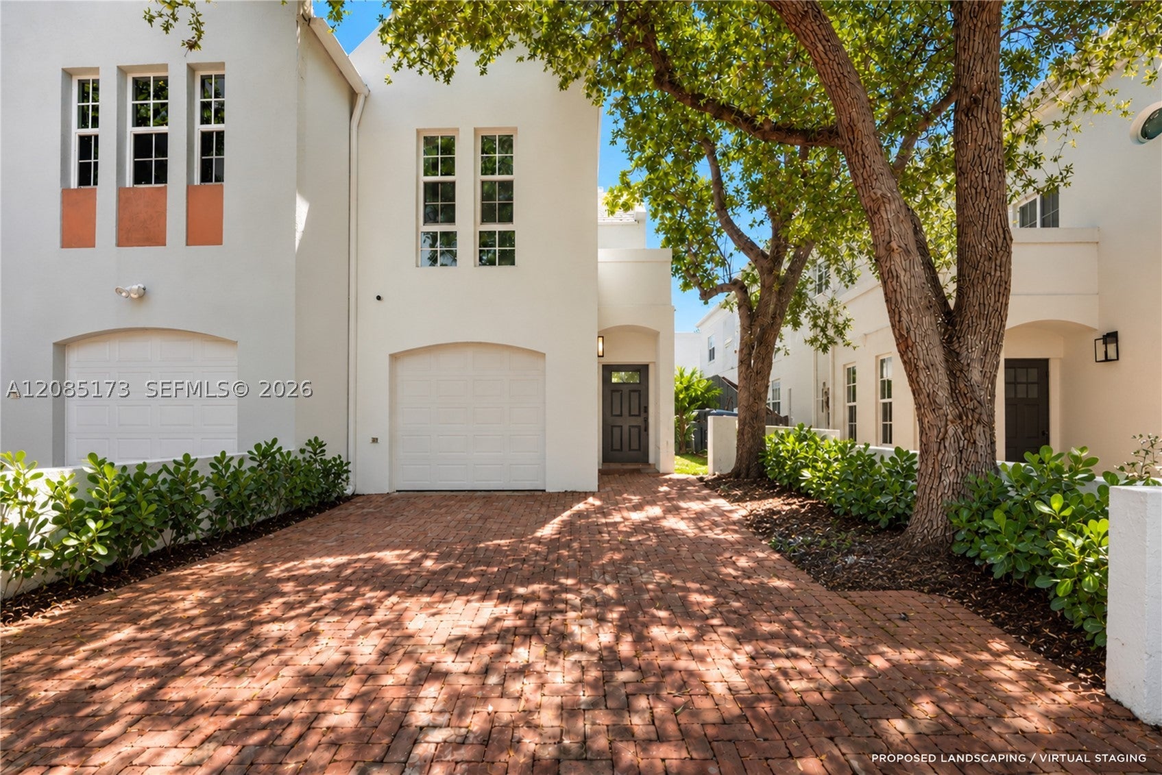 3125 Paola Dr