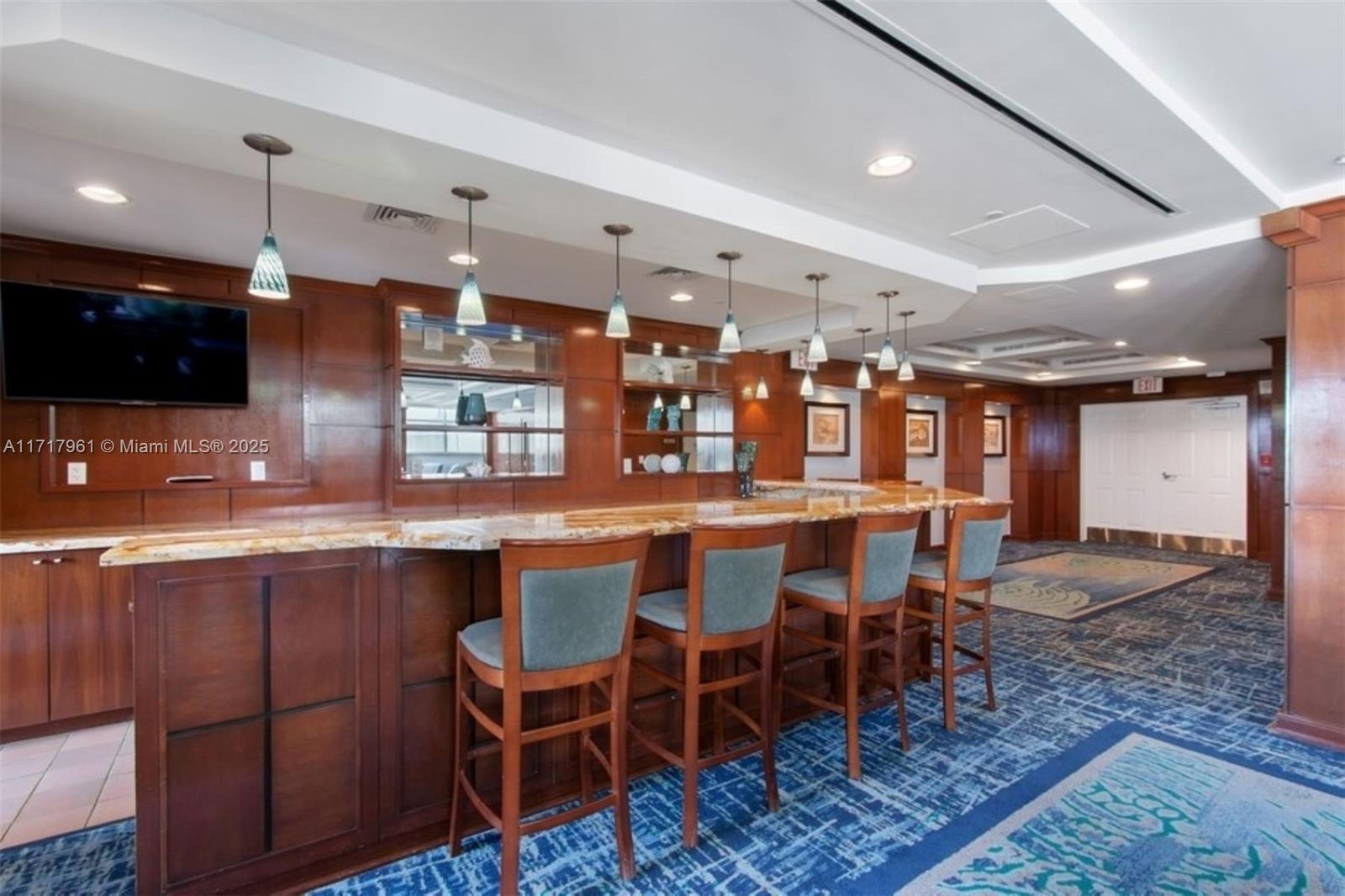 THE PORT CONDO - Residential