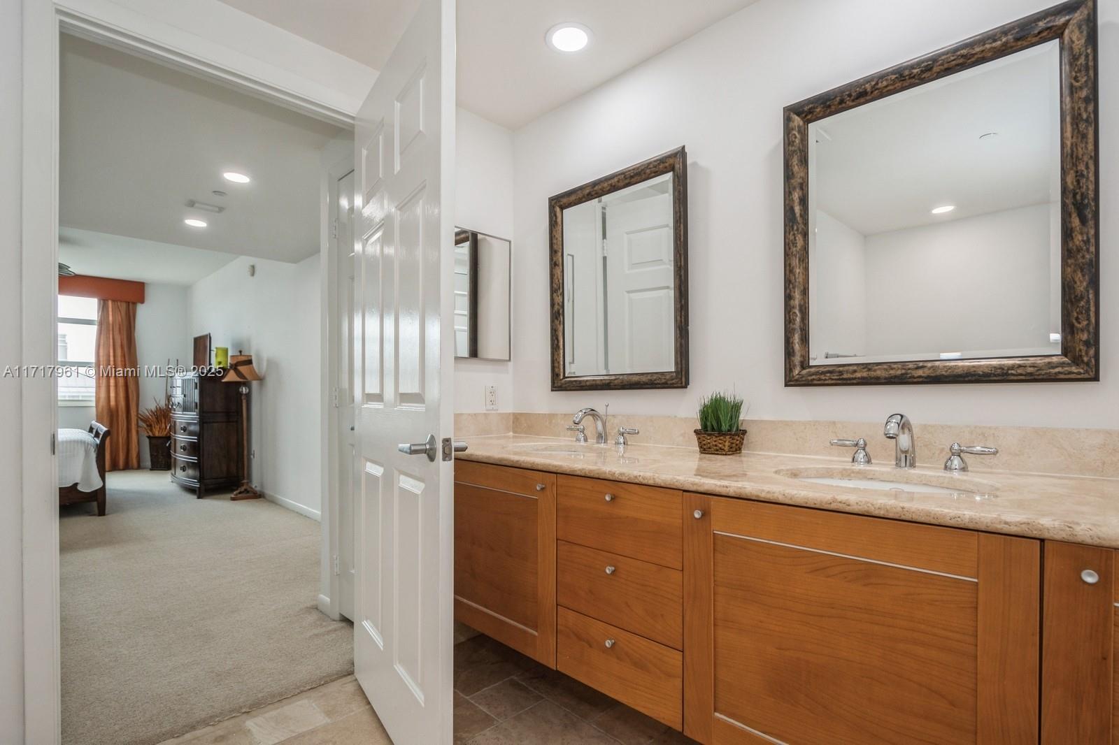 THE PORT CONDO - Residential