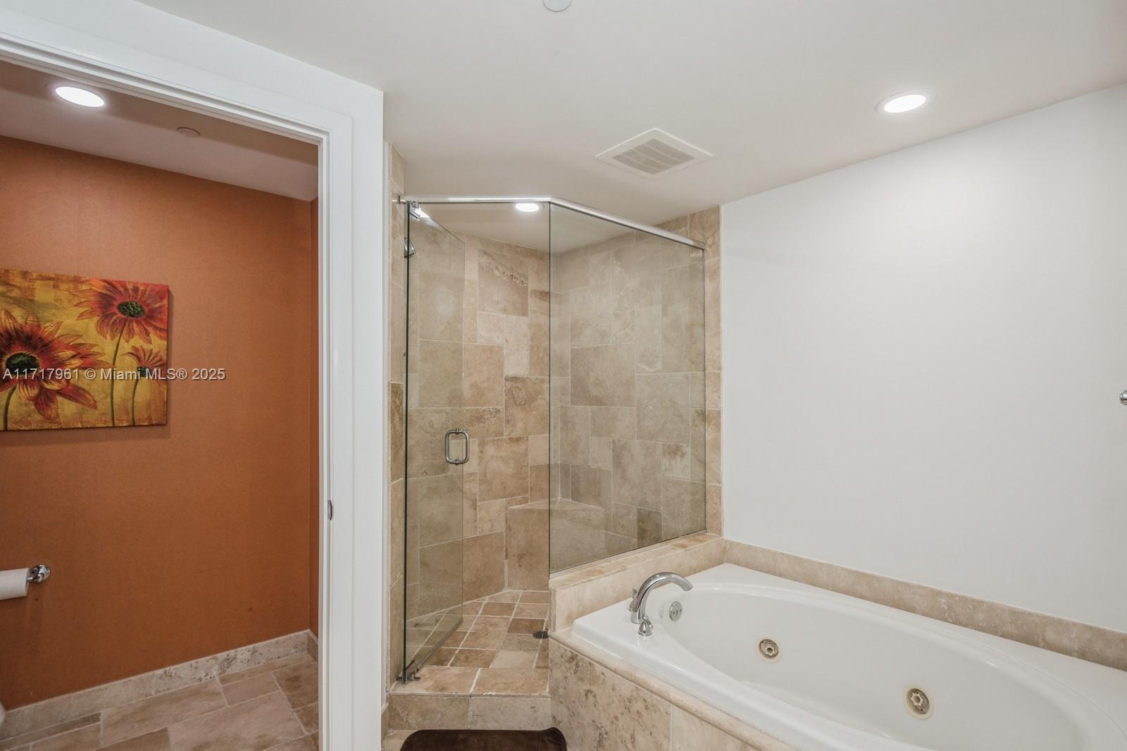 THE PORT CONDO - Residential