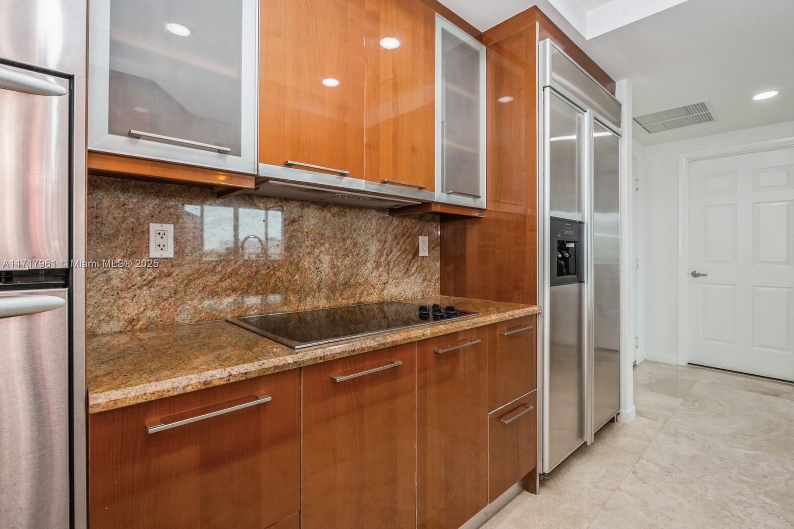 THE PORT CONDO - Residential