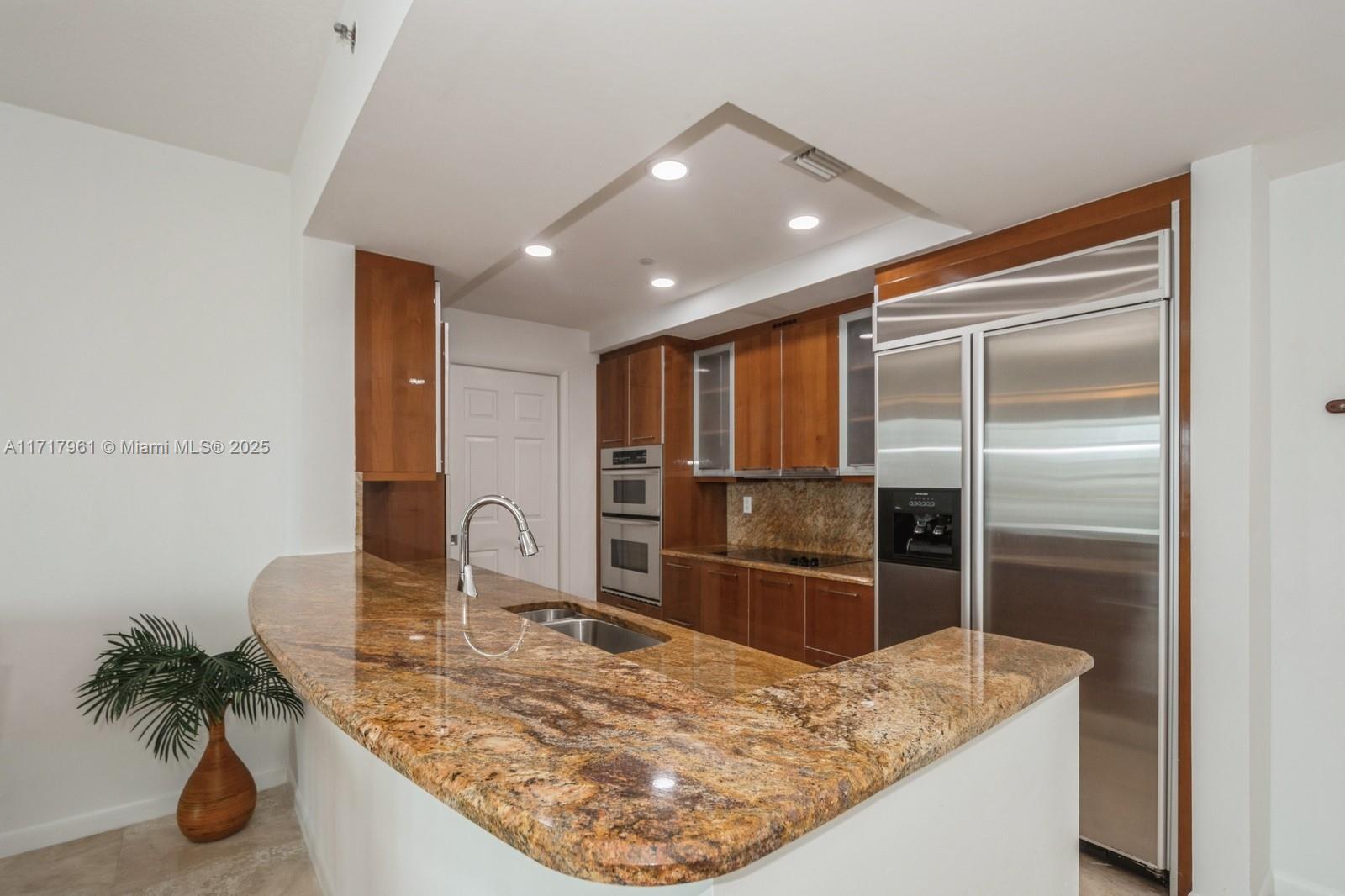 THE PORT CONDO - Residential