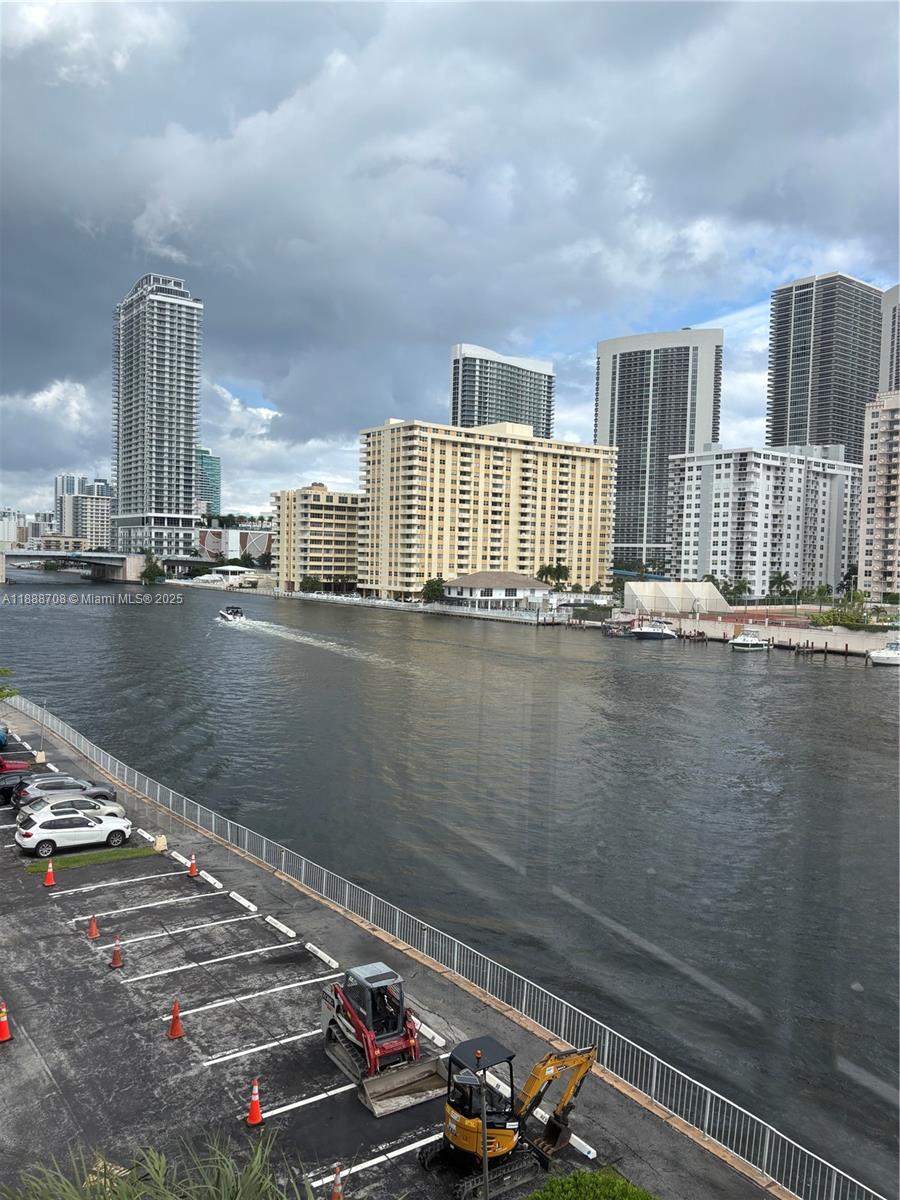 GOLDEN SAILS CONDO - Residential Lease