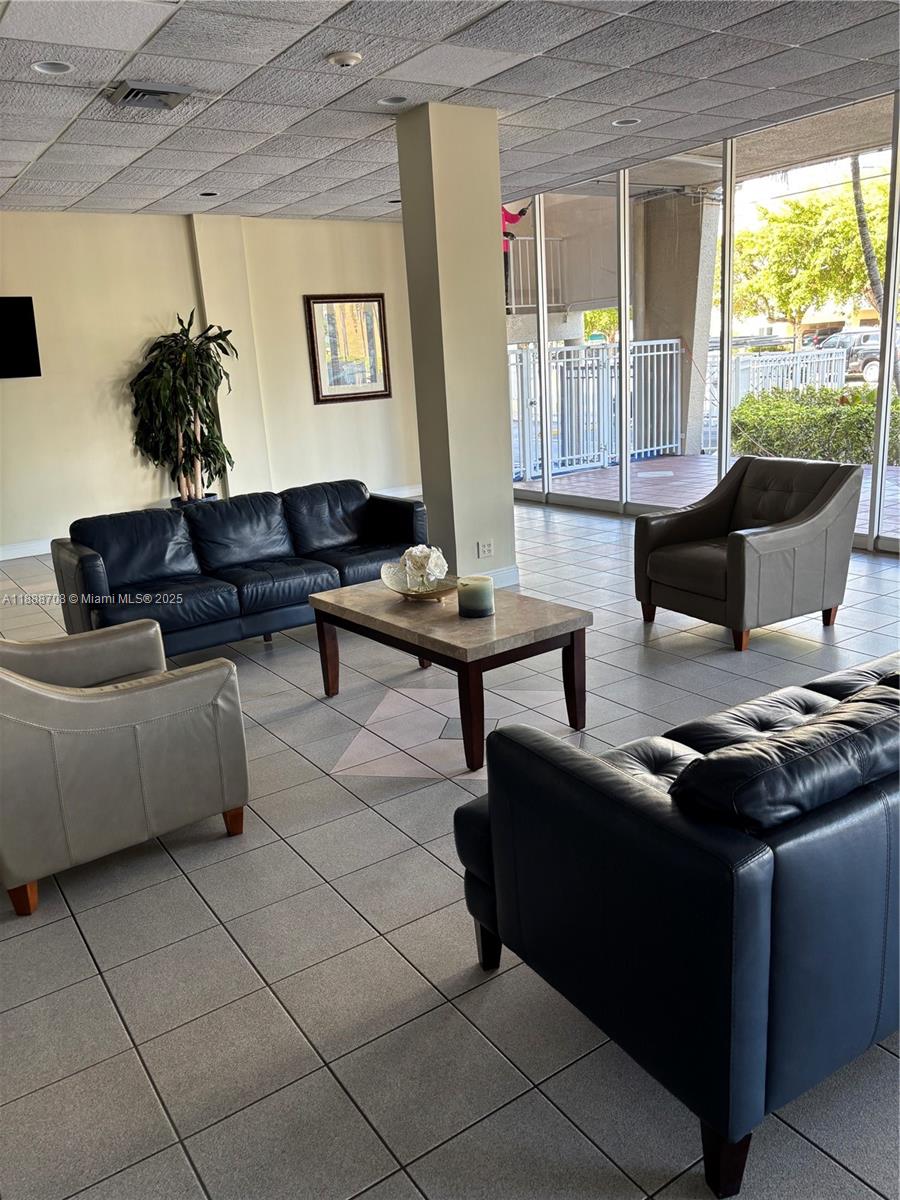 GOLDEN SAILS CONDO - Residential Lease