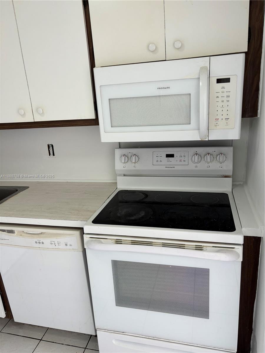 GOLDEN SAILS CONDO - Residential Lease