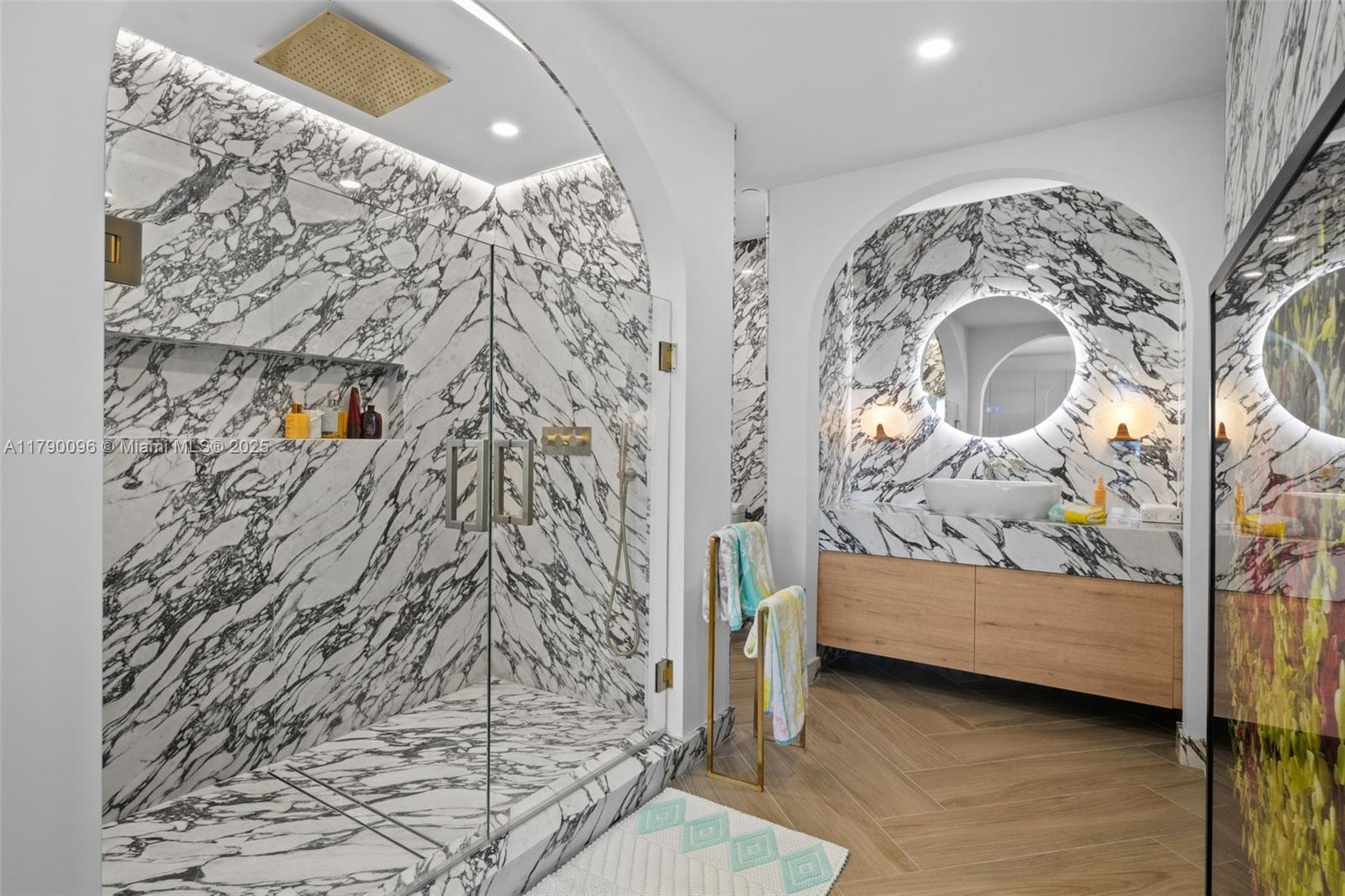 THE CARIBBEAN CONDO - Residential