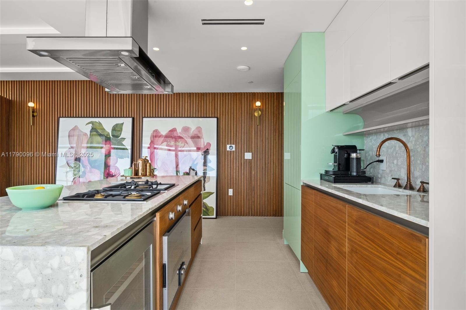 THE CARIBBEAN CONDO - Residential