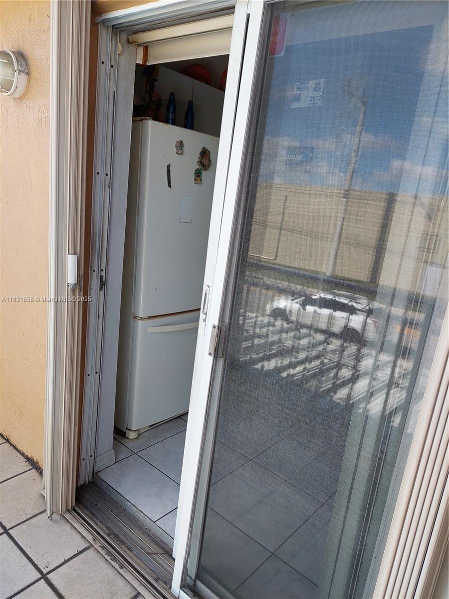 WEST PALM VILLAS III COND - Residential