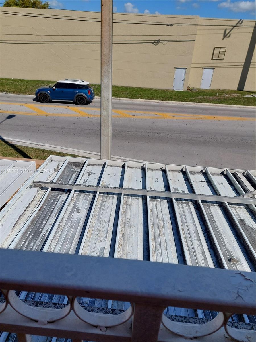 WEST PALM VILLAS III COND - Residential